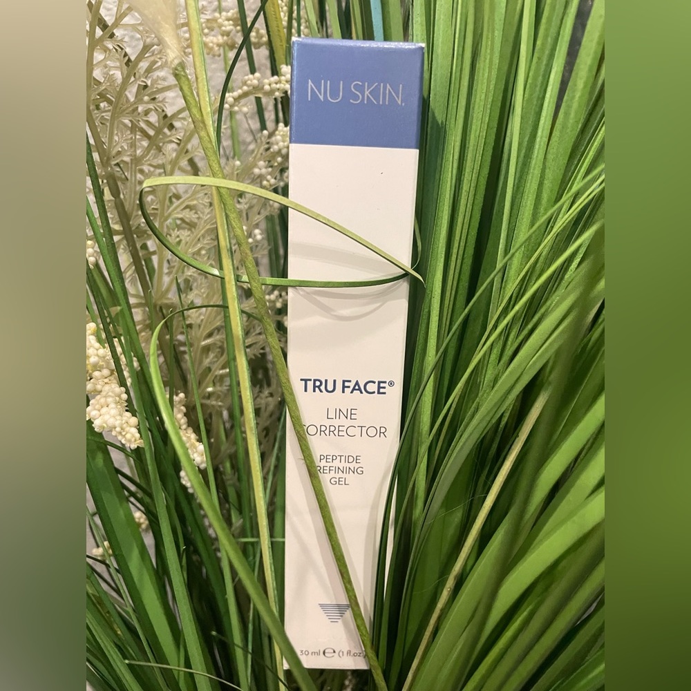 Nuskin line corrector 🌸